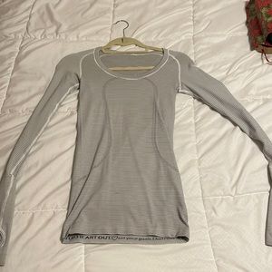 Perfect condition Lulu long sleeve
